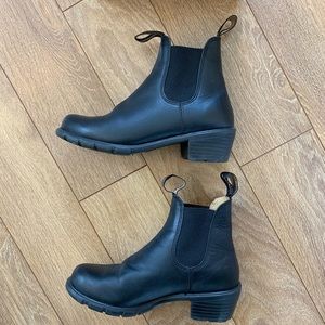 Blundstone boots women size 6
